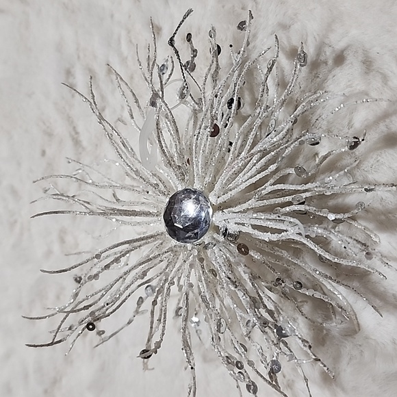 VINTAGE ASSORTMENT OF CHRISTMAS ORNAMENTS 🎄 - Picture 8 of 9